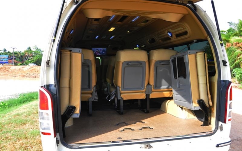 14 Seater Commuter KDH 220 VAN Rental
