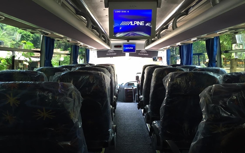 32 Seater Luxury AC Coach/Buses Rental